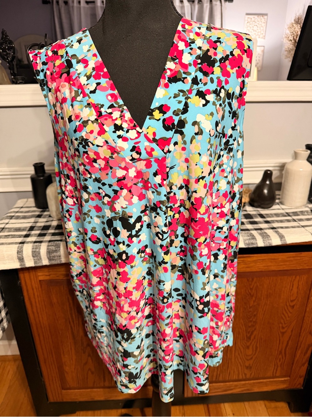 Anne Klein Aqua & Pink Floral V-Neck Sleeveless Top